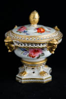 P025 - PAIR OF DERBY POT-POURRI VASES AND COVERS