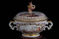 P065 - MEISSEN ECUELLE AND COVER