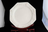 P091 - BOW WHITE PRUNUS-MOLDED OCTAGONAL PLATE
