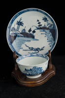 P082 - WORCESTER BLUE AND WHITE TEABOWL AND A SAUCER 