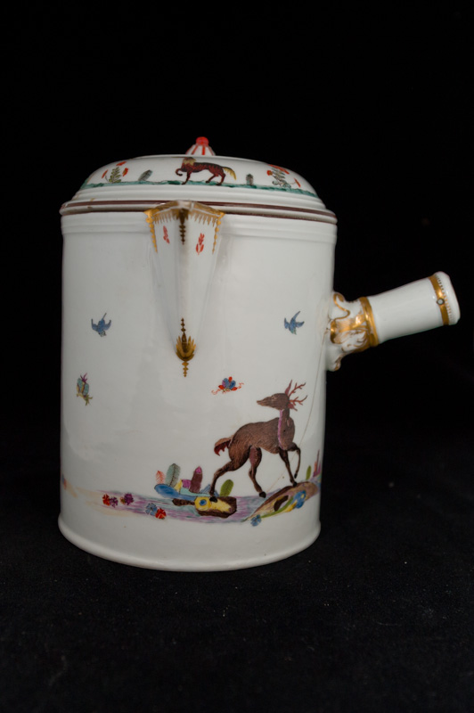 P136 - MEISSEN FABELTIERE CHOCOLATE POT AND COVER
