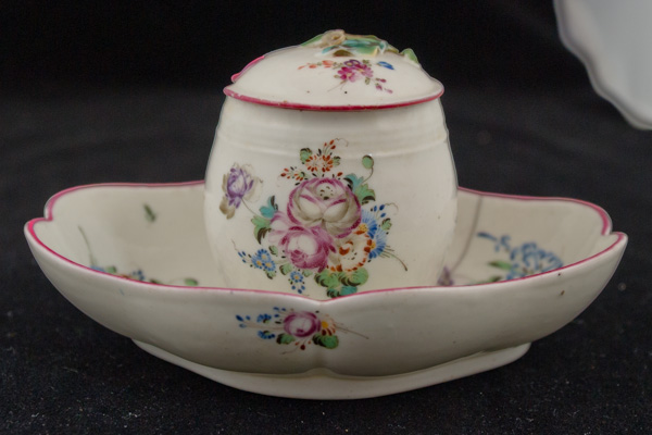 P143 - MENNECY MUSTARD POT, COVER AND FIXED STAND 