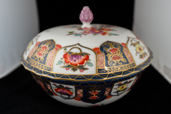 P166 - MEISSEN BOWL AND COVER