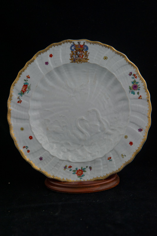 P023 - MEISSEN PLATE FROM THE SWAN SERVICE