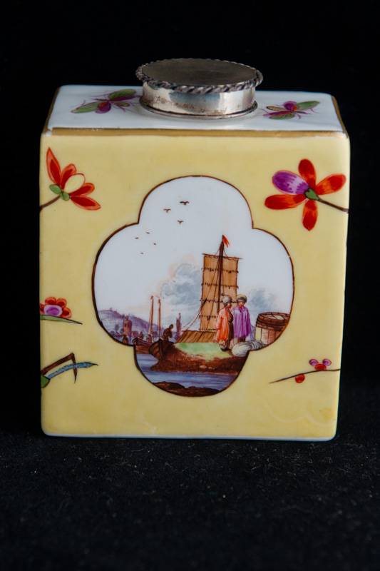 P049 - MEISSEN YELLOW-GROUND TEACADDY