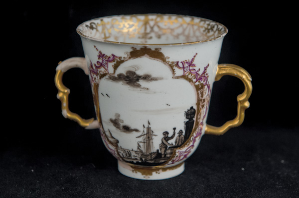 P075 - TWO MEISSEN TWO-HANDLED BEAKERS AND SAUCERS 