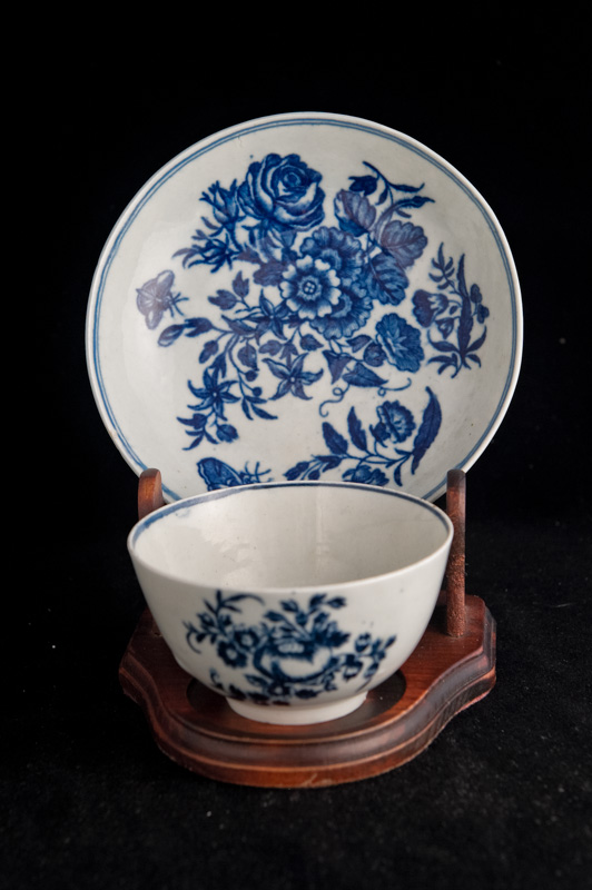 P086 - WORCESTER CUP AND A SAUCER
